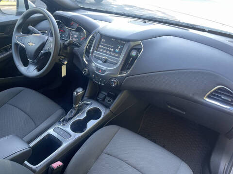 2017 Chevrolet Cruze LT Auto