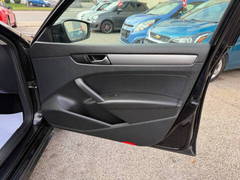 2014 Volkswagen Passat 1.8T S PZEV