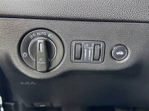 2023 Chrysler 300 Touring L