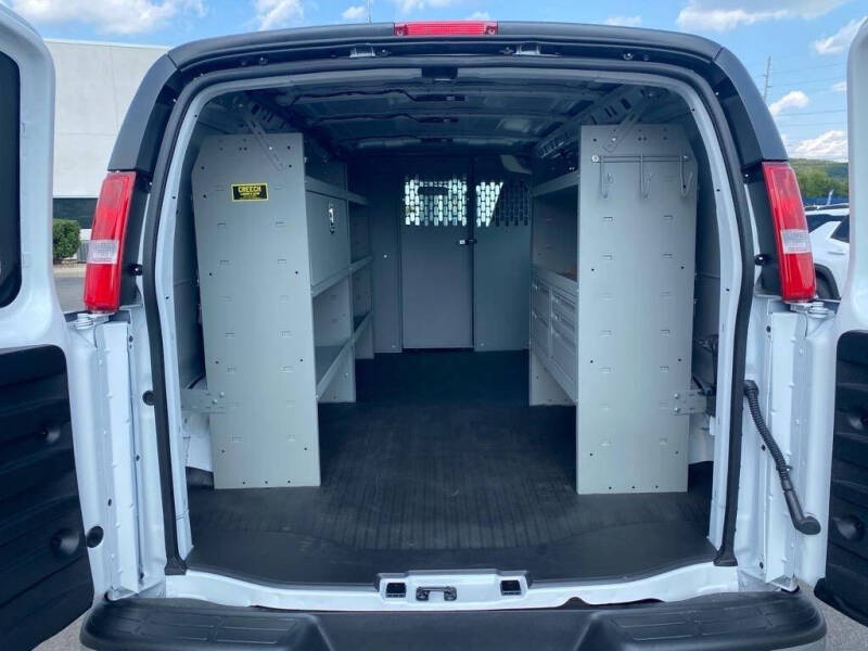 2025 GMC Savana 2500