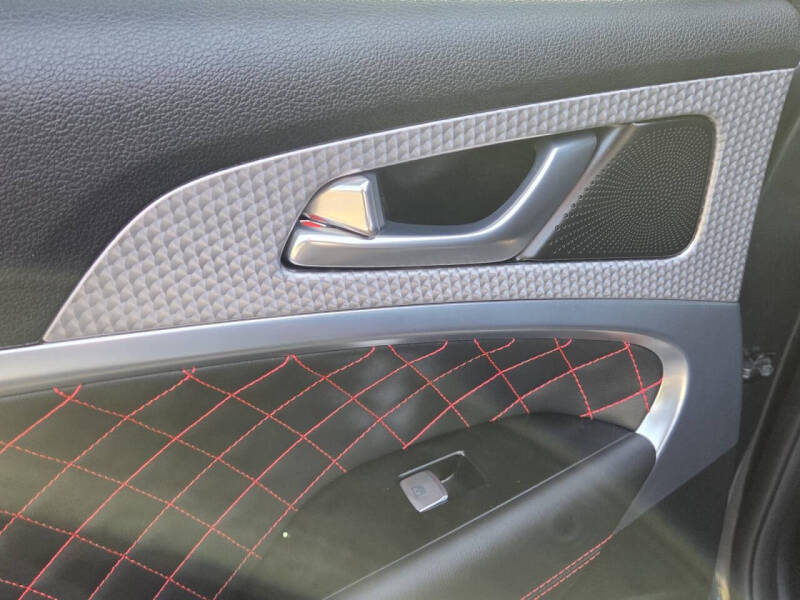 2023 Genesis G70