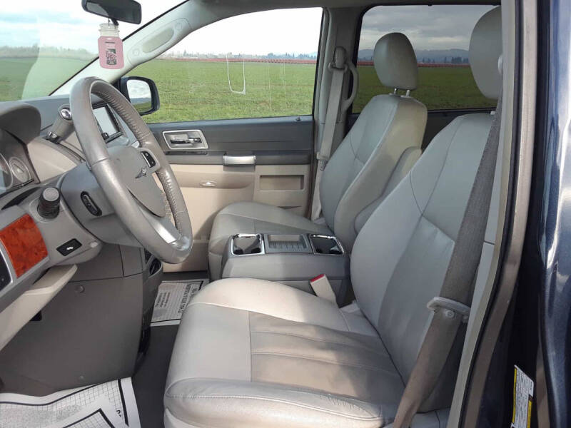 2008 Chrysler Town and Country Touring