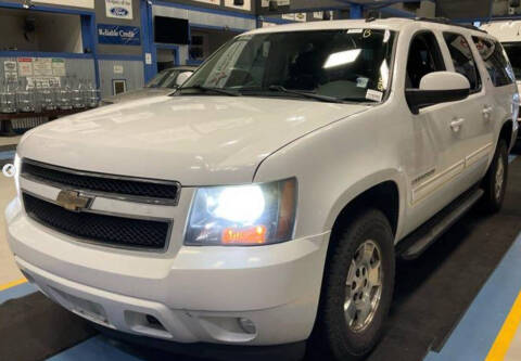 2011 Chevrolet Suburban for sale at CLEAR CHOICE AUTOMOTIVE in Milwaukie OR