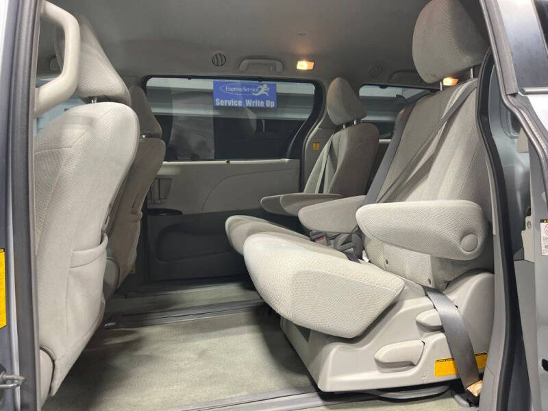 2012 Toyota Sienna