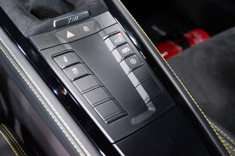 2020 Porsche 718 Cayman