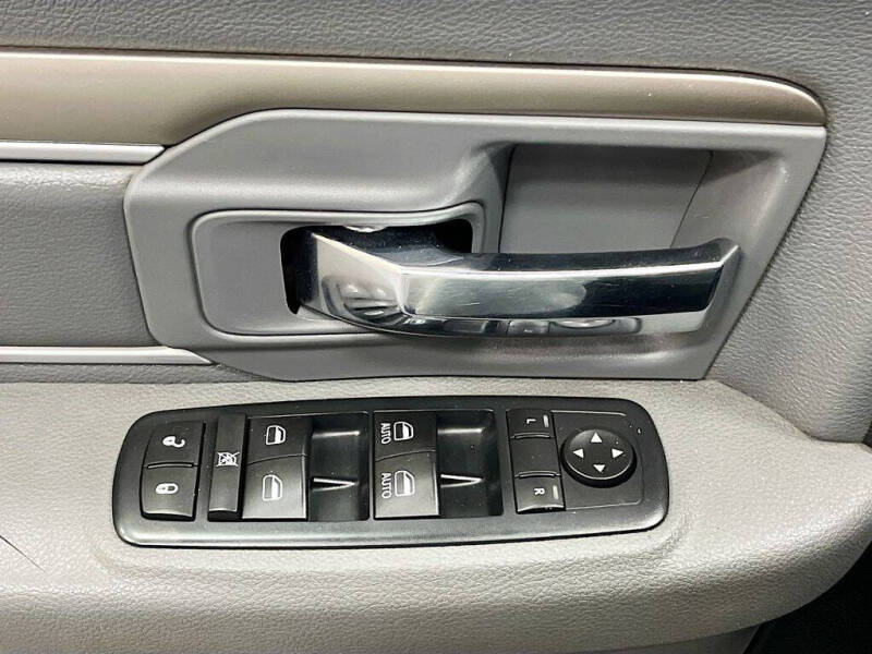 2017 RAM 1500 SLT