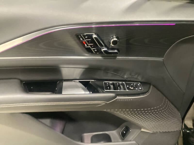 2024 Cadillac LYRIQ Luxury 1