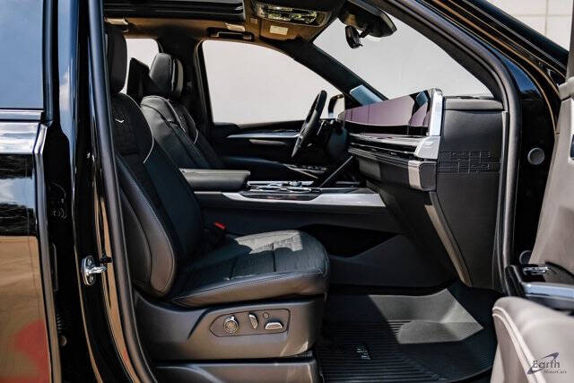 2025 Cadillac Escalade-V