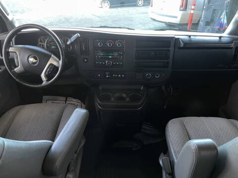 2017 Chevrolet Express LT 3500