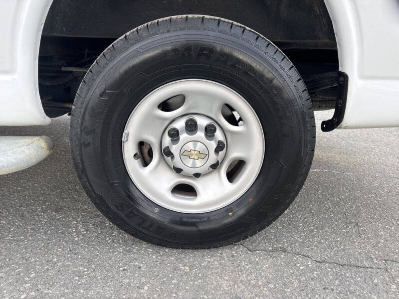 2024 Chevrolet Express 2500
