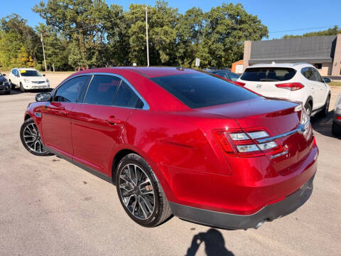 2018 Ford Taurus SEL