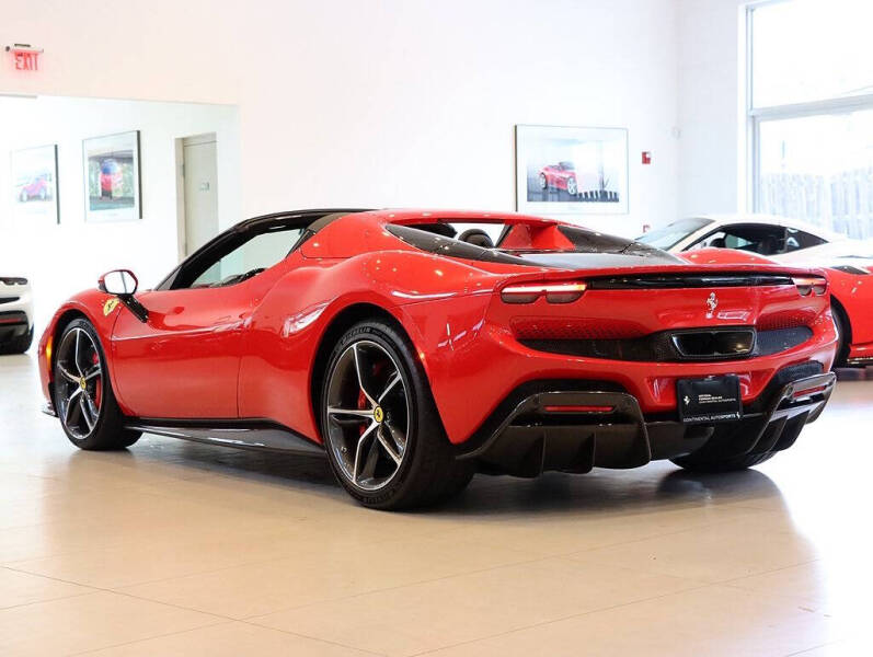 2024 Ferrari 296 GTS