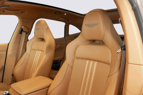 2024 Aston Martin DBX