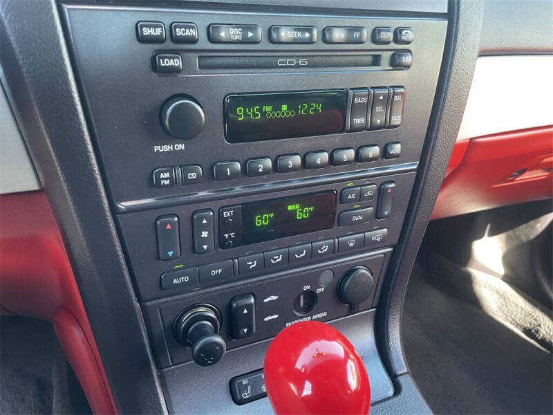 2003 Ford Thunderbird