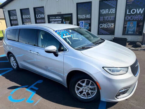 2023 Chrysler Pacifica Touring L