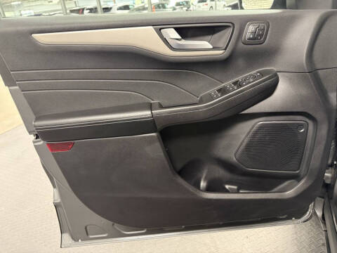 2022 Ford Escape Hybrid SEL