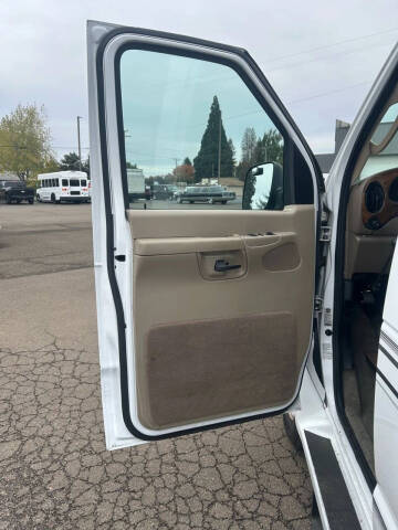 2008 Ford E-Series E-250 SD