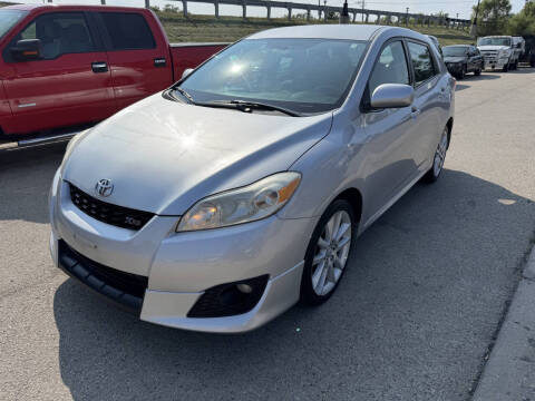 2009 Toyota Matrix for sale at AUTOSAVIN in Villa Park IL