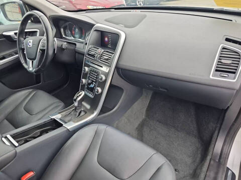 2015 Volvo XC60 T6 Drive-E Platinum