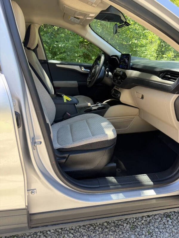 2020 Ford Escape SE