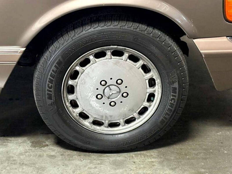 1991 Mercedes-Benz 560-Class 560 SEL