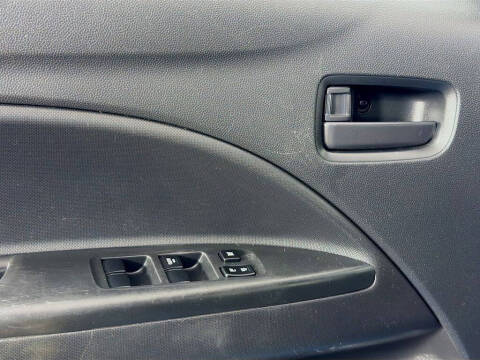 2023 Mitsubishi Mirage ES