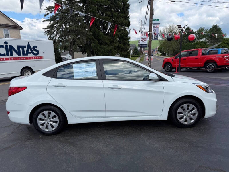2016 Hyundai Accent SE