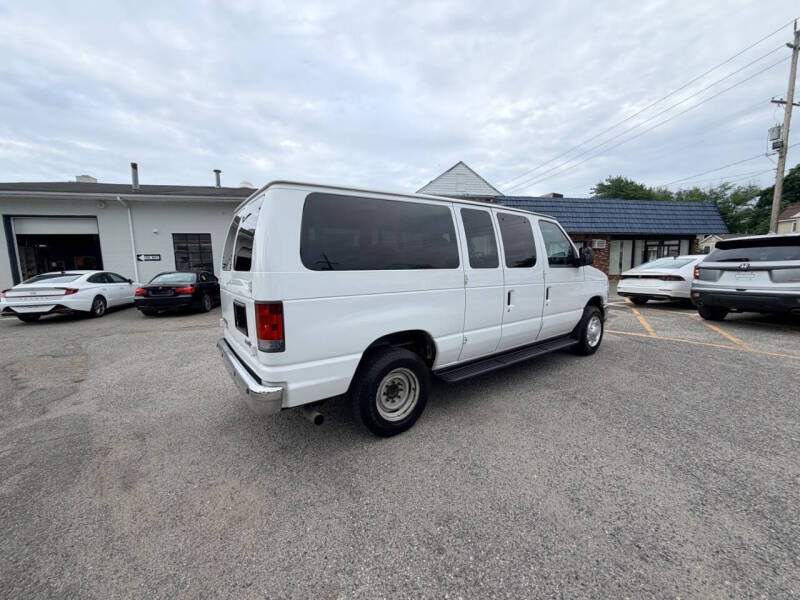 2012 Ford E-Series E-350 SD XLT