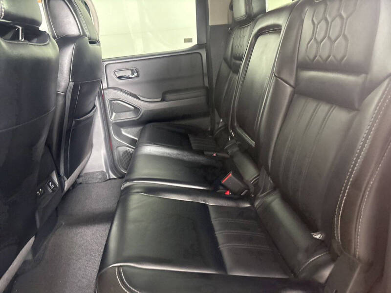 2024 Nissan Frontier SL