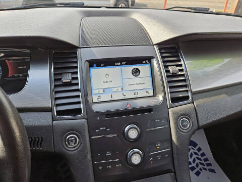 2017 Ford Taurus SEL