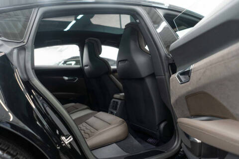 2023 Audi e-tron GT quattro Premium Plus