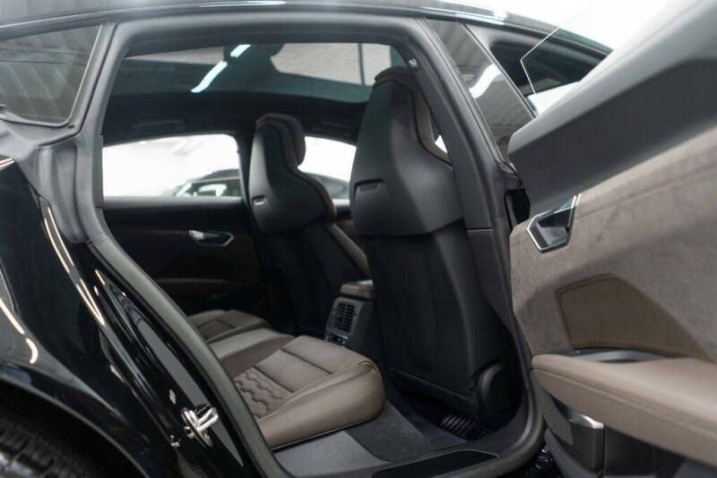 2023 Audi e-tron GT quattro Premium Plus