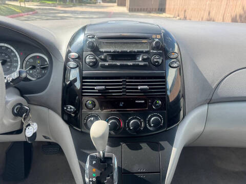 2005 Toyota Sienna LE 7 Passenger