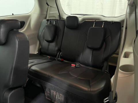 2017 Chrysler Pacifica Touring-L Plus