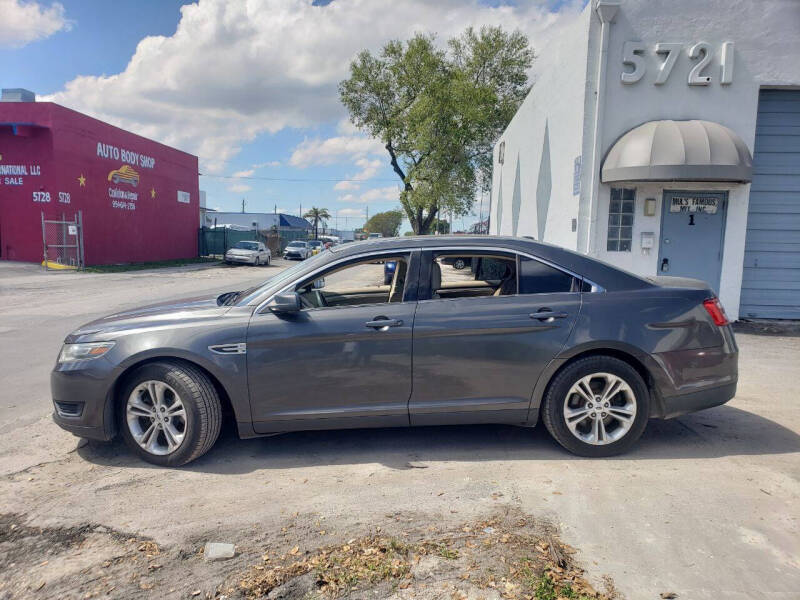 2015 Ford Taurus SE
