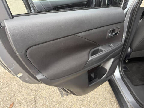 2016 Mitsubishi Outlander SE