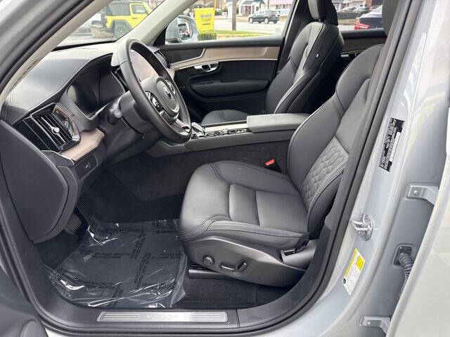 2025 Volvo XC90 B6 Plus Bright Theme 7P