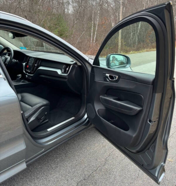 2018 Volvo XC60 T5 Momentum