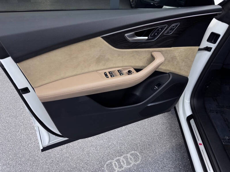 2020 Audi Q8 quattro Prestige 55 TFSI