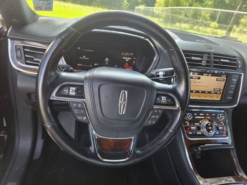 2019 Lincoln Continental Select