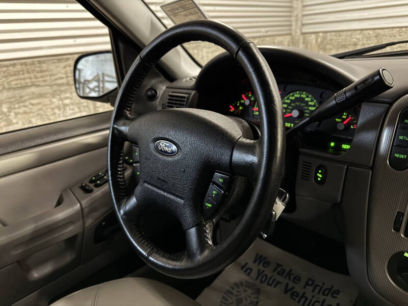 2005 Ford Explorer XLT