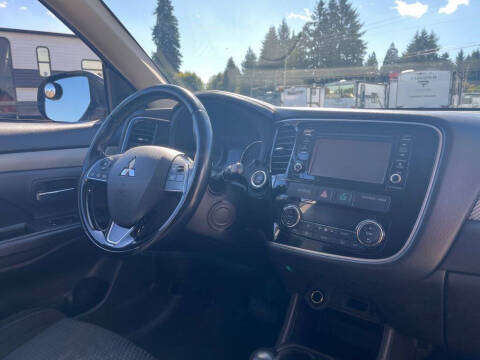 2016 Mitsubishi Outlander SE