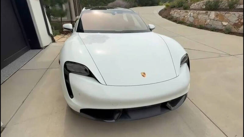 2021 Porsche Taycan Turbo S's photo