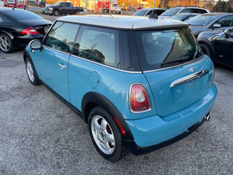 2010 MINI Cooper Base photo 6