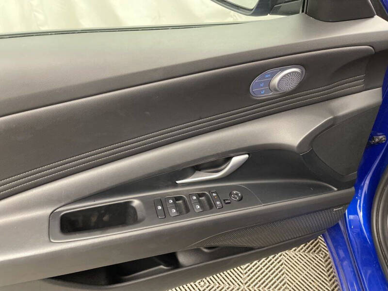 2025 Hyundai Elantra Hybrid Limited