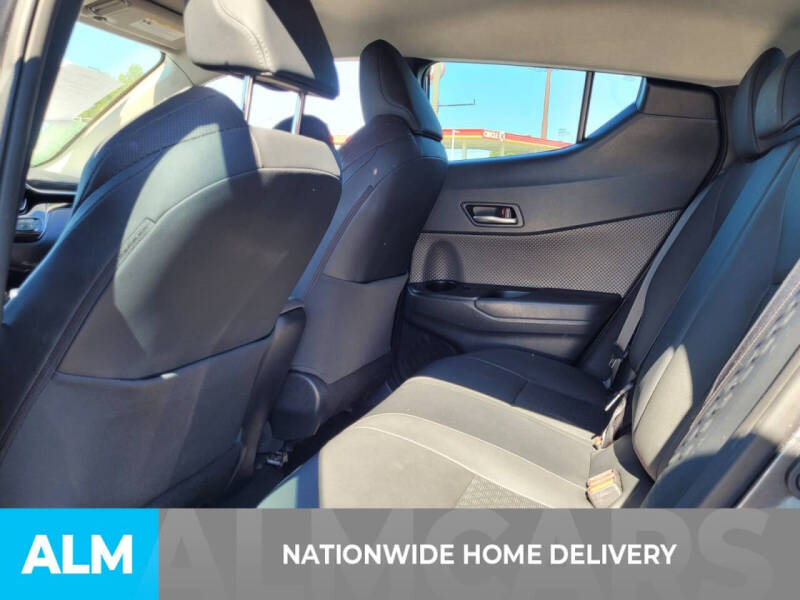 2022 Toyota C-HR XLE