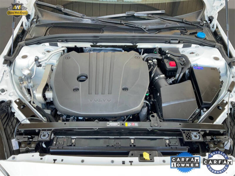 2024 Volvo S60 B5 Core Dark Theme