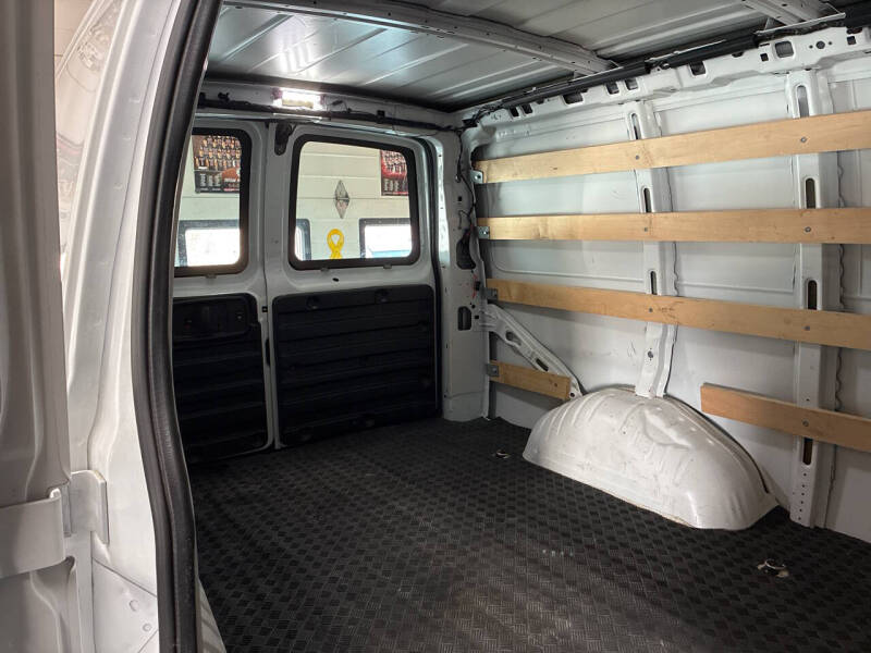 2024 GMC Savana 2500