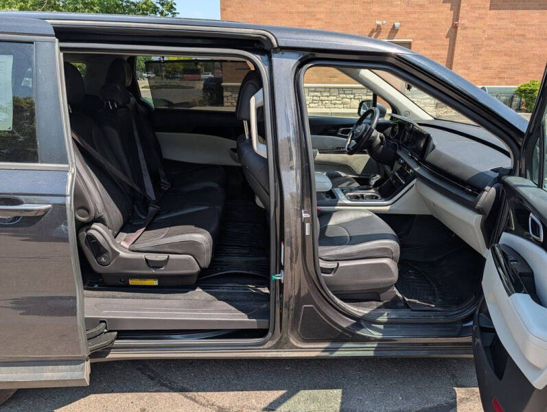 2022 Kia Carnival EX