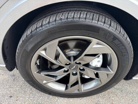 2023 Genesis Electrified GV70